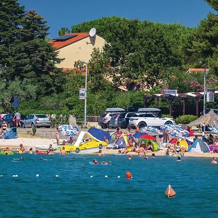 Cozy In 스베티필립아이자코브